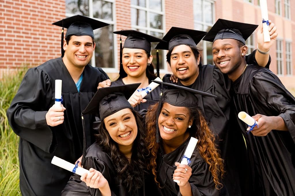 List of Less Competitive Scholarship Grants for College Students 20212022